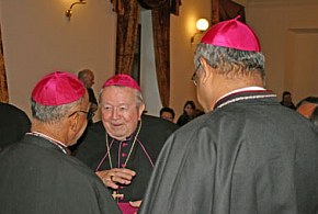 Setkání pod jednou střechou