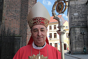 Hradec Králové o Letnicích navštívil apoštolský nuncius