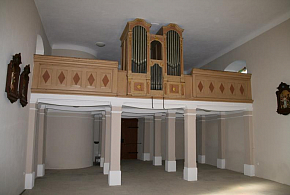 Opravený kostel v Mikulči skrývá fresky Mikoláše Alše