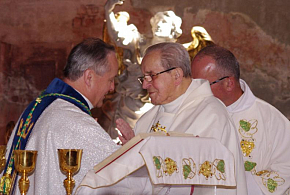 Sedmdesát let knězem