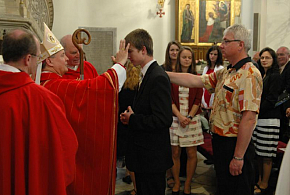 Svatodušní vigilie - svátost biřmování