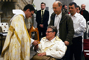 Uctění ostatků sv. Faráře arského v katedrále Svatého Ducha