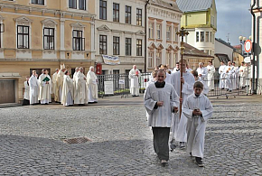 V Trutnově přijali svěcení tři jáhni