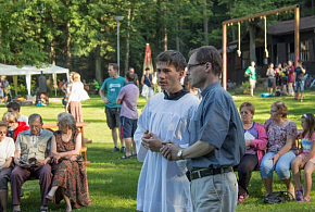 Biskup požehnal dobrovolníkům