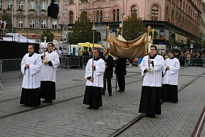NEK 2015: Galerie: Eucharistický průvod obrazem