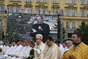 NEK 2015: Zvony odbily začátek mše svaté I.