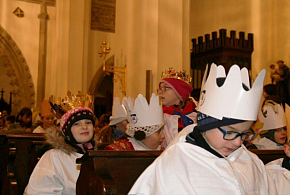 Biskup Jan Vokál požehnal třem králům