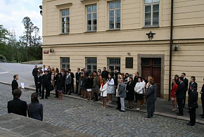 Biskupové Jan a Josef udělili "svatodušní" biřmování (Pardubice)